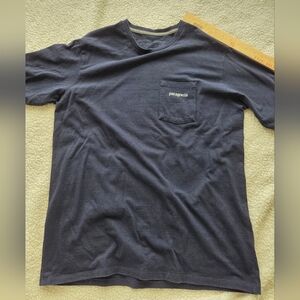 Patagonia Men's Dark Blue Short Sleeve Tee Medium